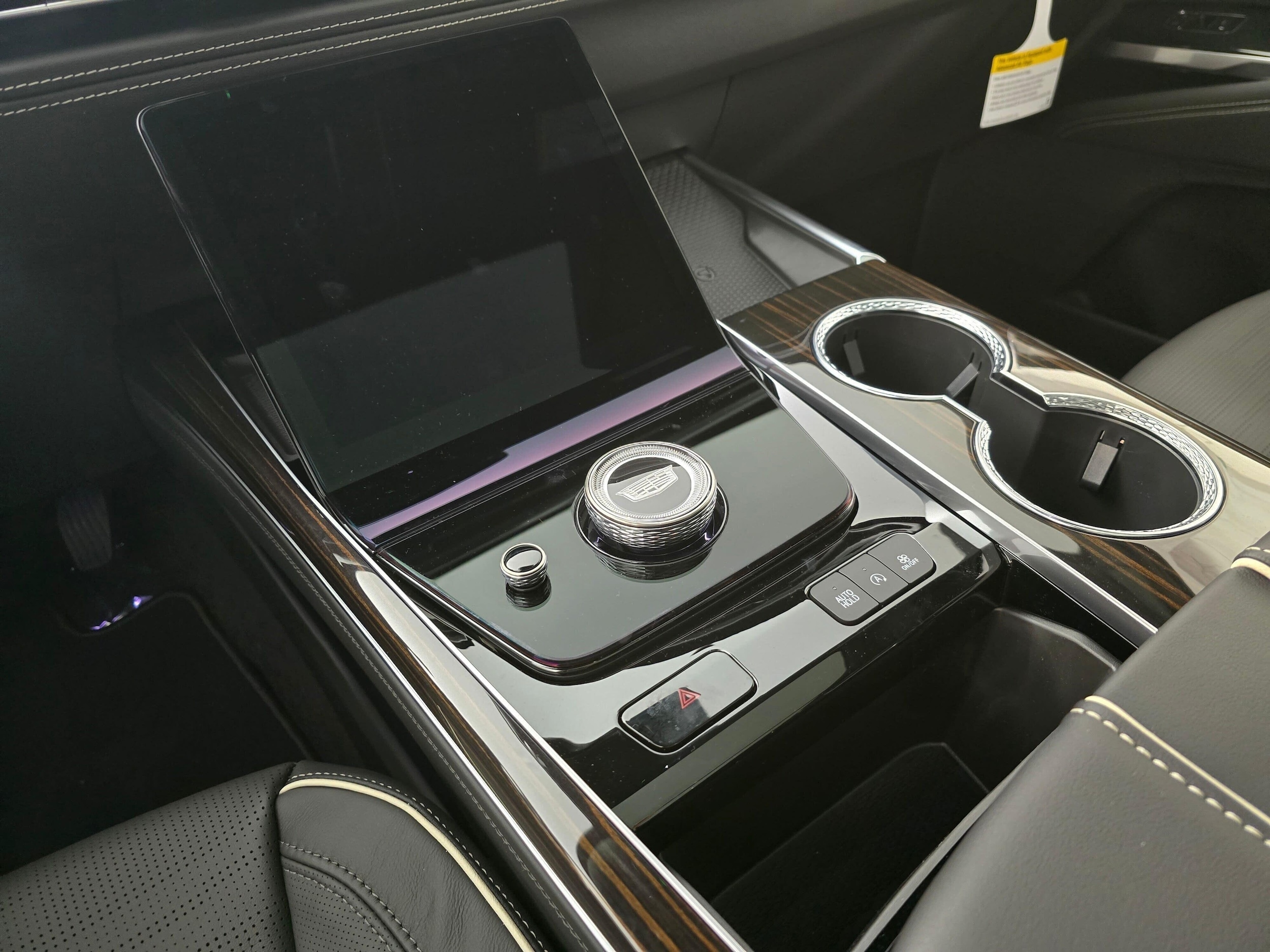 2026 Cadillac Escalade Luxury - Photo 28