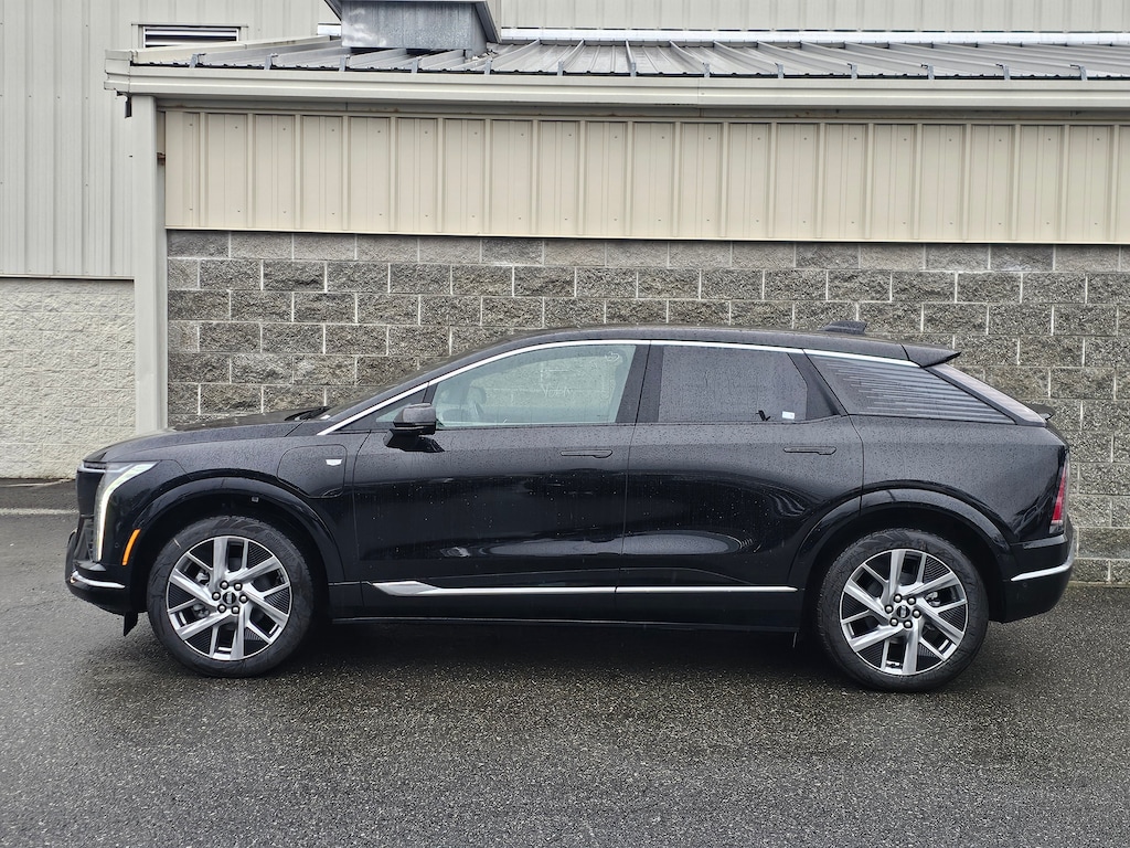 New 2026 CADILLAC OPTIQ Luxury SUV