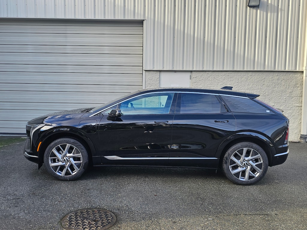 New 2026 CADILLAC OPTIQ Luxury SUV