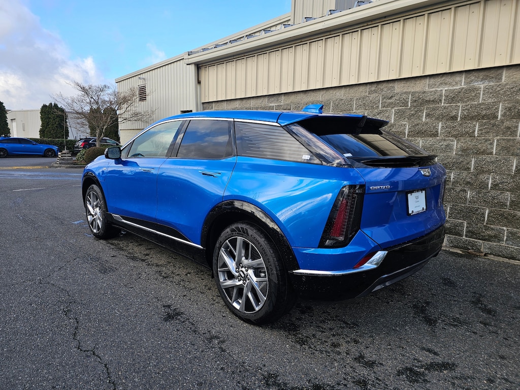 New 2026 CADILLAC OPTIQ Premium Luxury SUV
