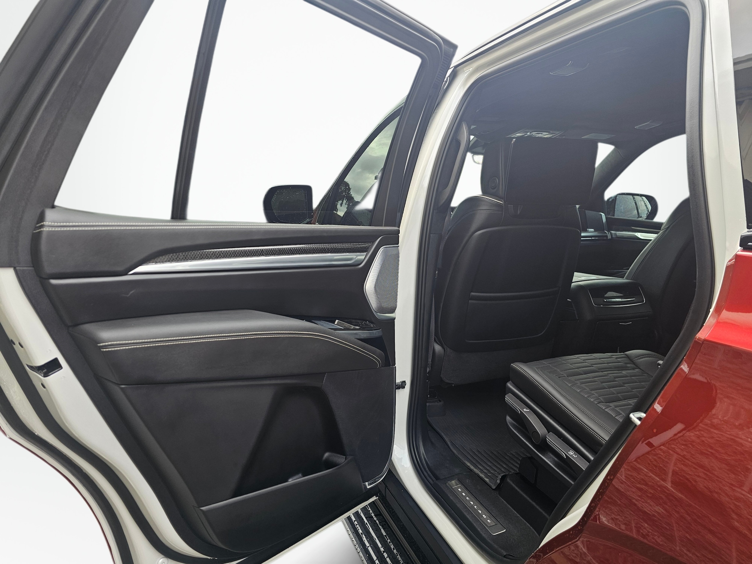 2025 Cadillac Escalade V-Series - Photo 18