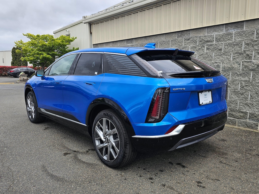 New 2026 CADILLAC OPTIQ Luxury SUV