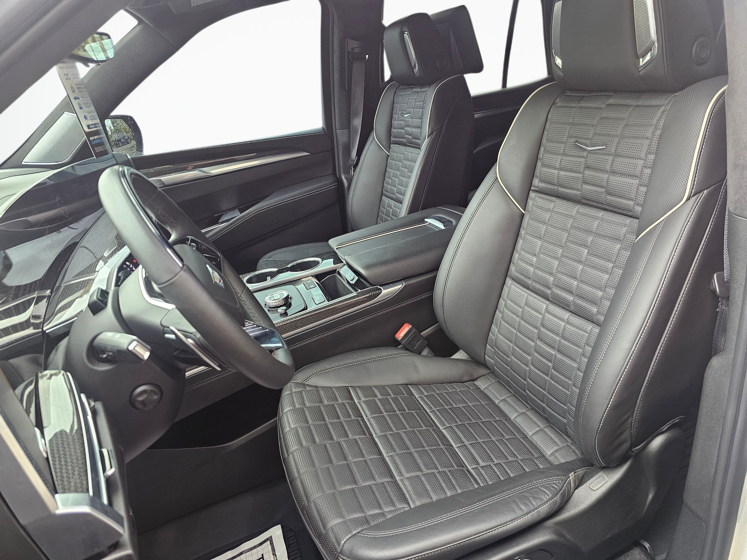 2025 Cadillac Escalade V-Series - Photo 25