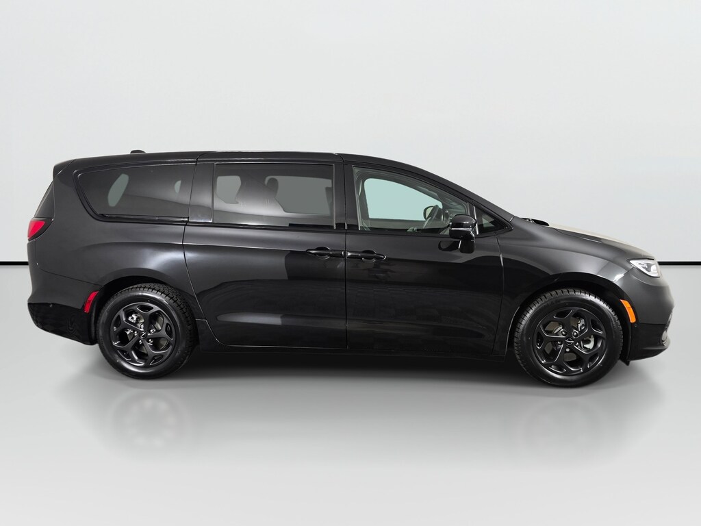 Used 2023 Chrysler Pacifica Plug-In Hybrid Limited Van Passenger Van