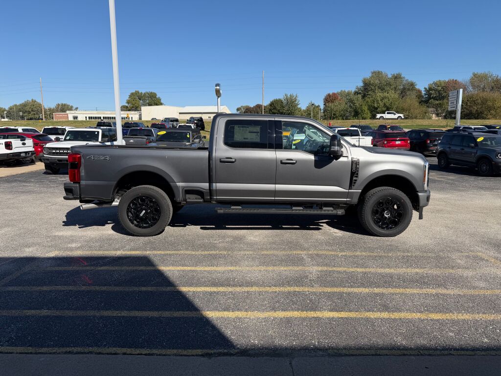 New 2027 Ford F-250 Super Duty Lariat Crew Cab
