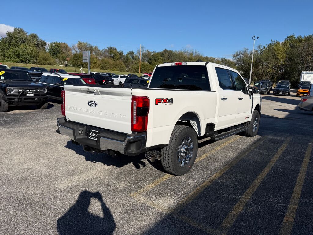 New 2027 Ford F-250 Super Duty Lariat Crew Cab