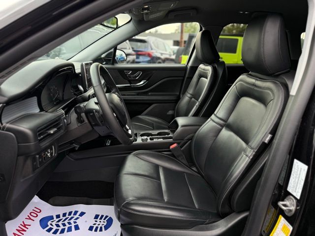 2022 Lincoln Corsair Standard photo 2