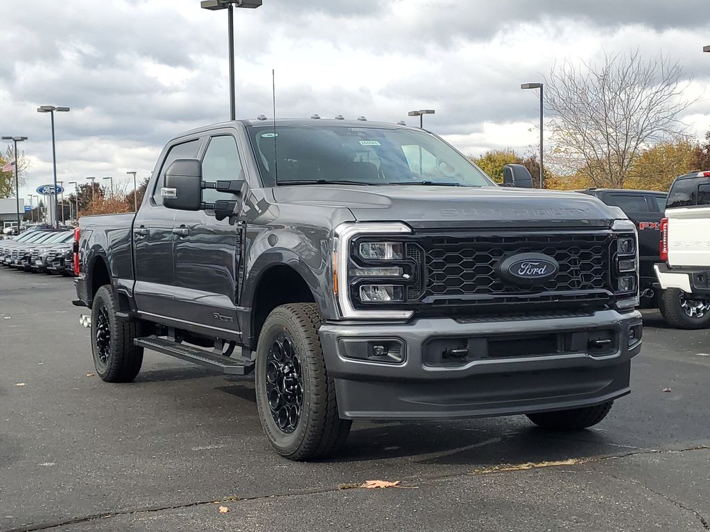 2026 Ford F-350 Super Duty XLT - Photo 3