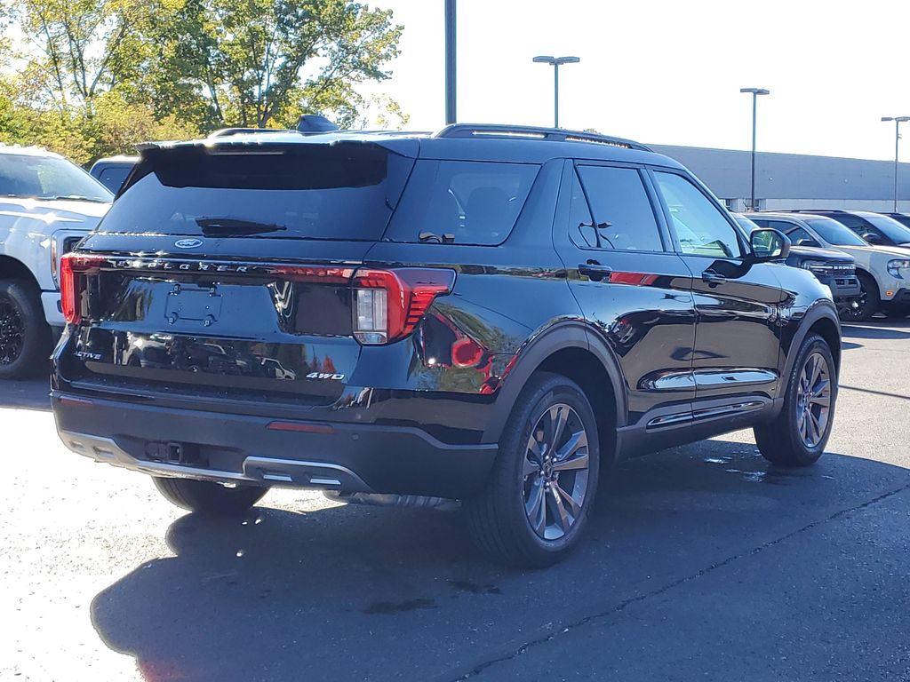 2026 Ford Explorer photo 4