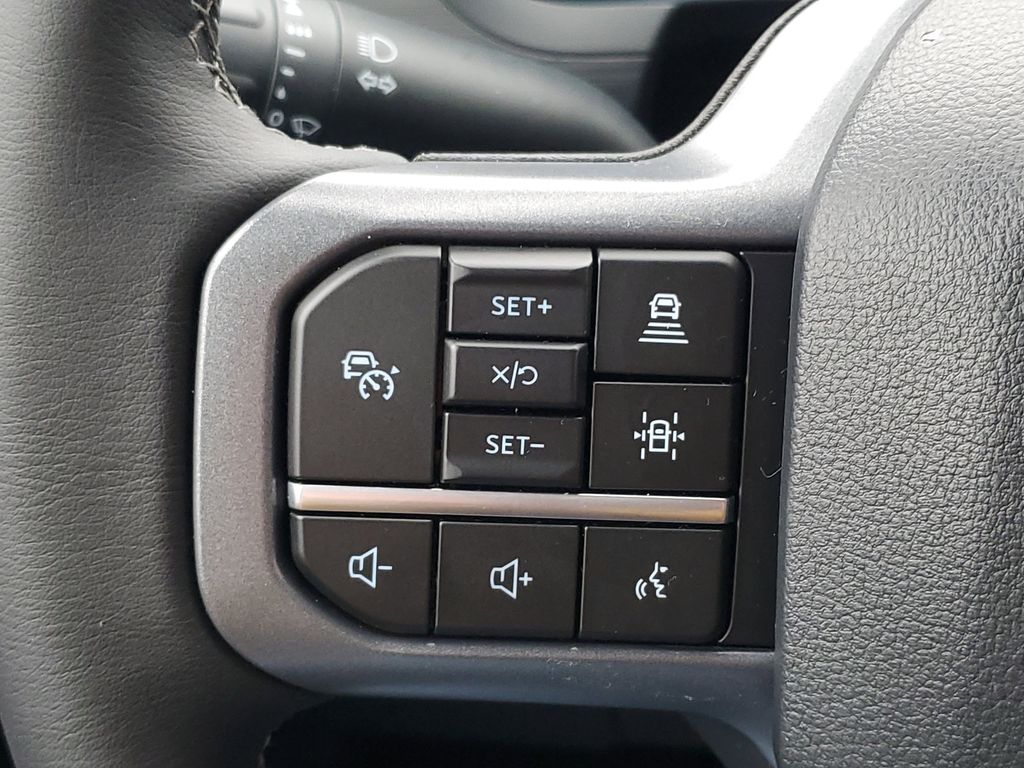 2025 Ford F-150 XLT - Photo 13