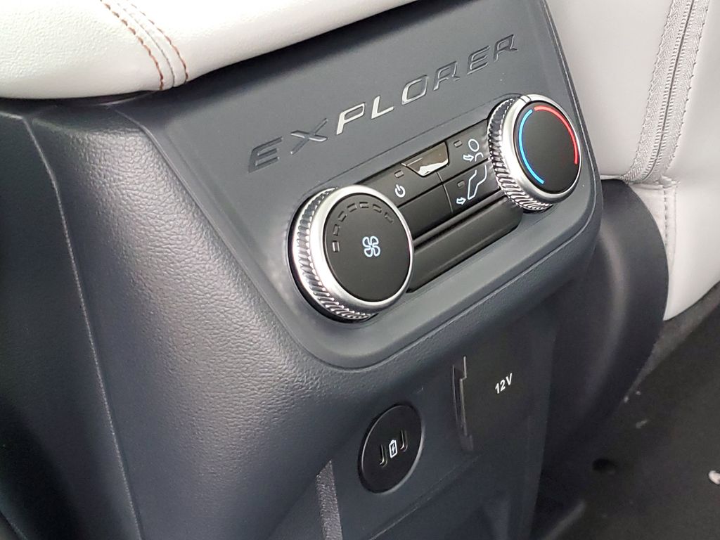 2026 Ford Explorer Active - Photo 29