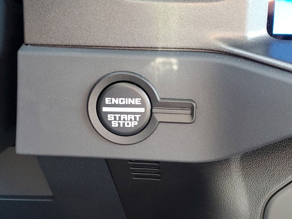 2025 Ford Bronco 4-Door Base - Photo 13