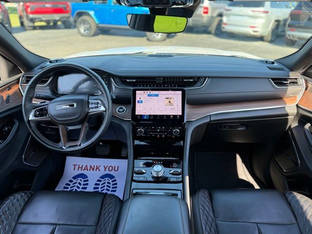 2022 Jeep Cherokee Summit 4xe photo 3