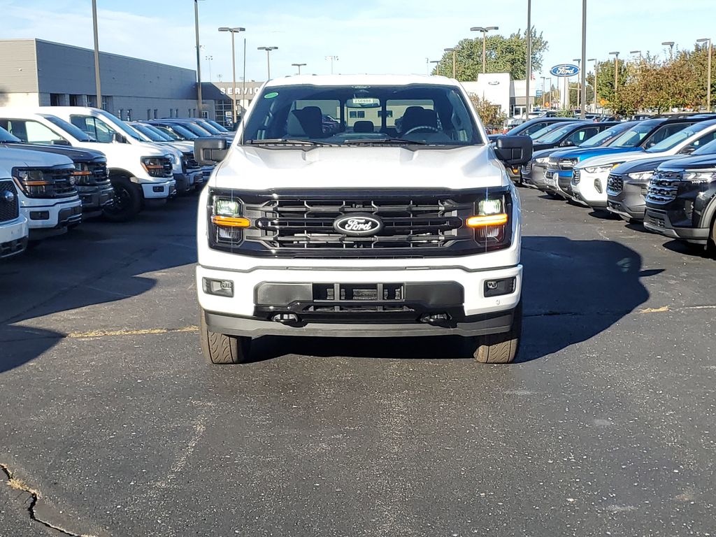 2025 Ford F-150 XLT photo 2
