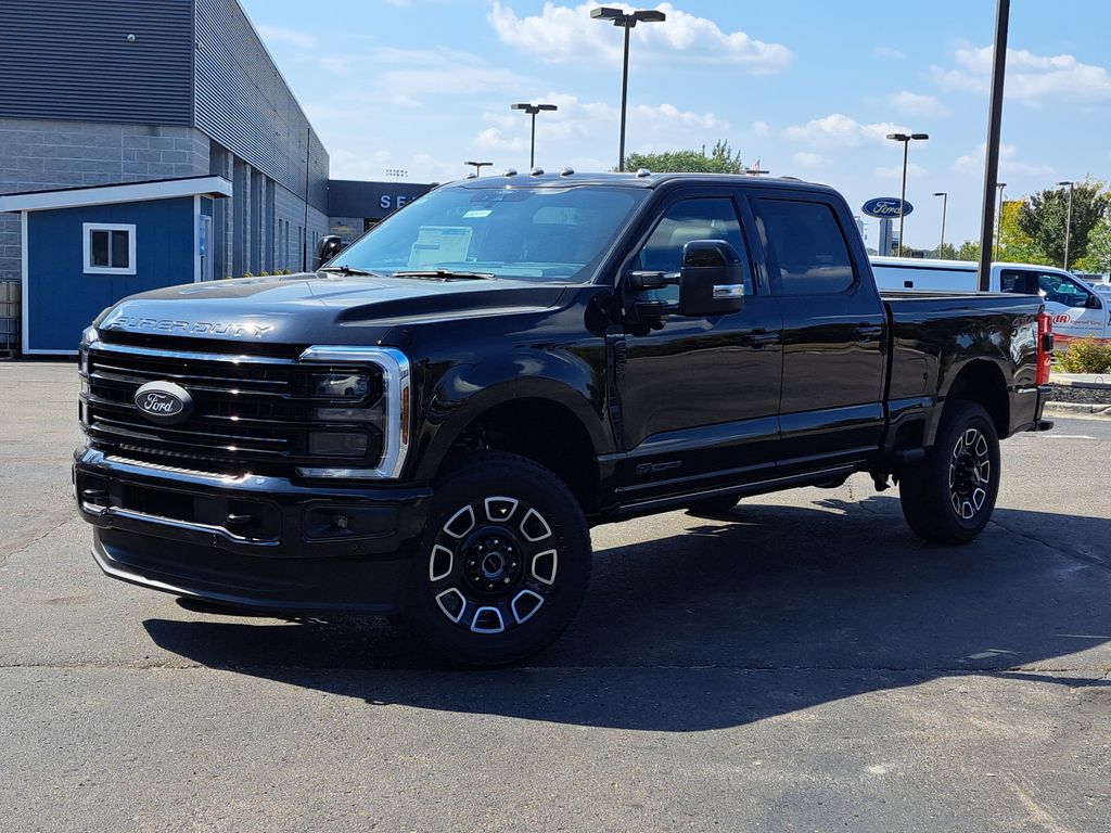 2026 Ford F-350 Super Duty Platinum's photo