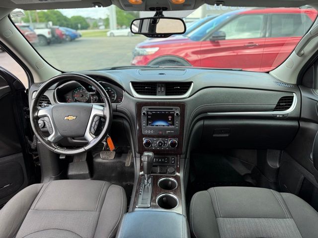 Used 2017 Chevrolet Traverse 2LT with VIN 1GNKVHKD7HJ270719 for sale in Fenton, MI