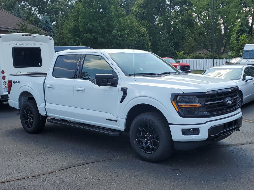 2025 Ford F-150 XLT photo 3