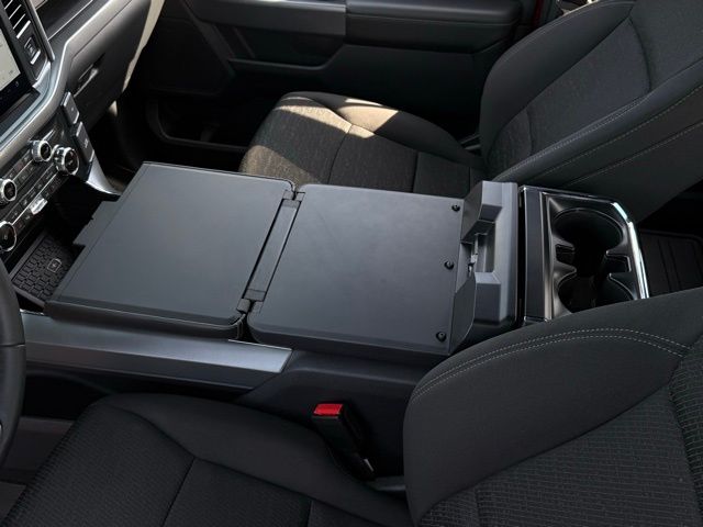 2025 Ford F-150 XLT - Photo 36