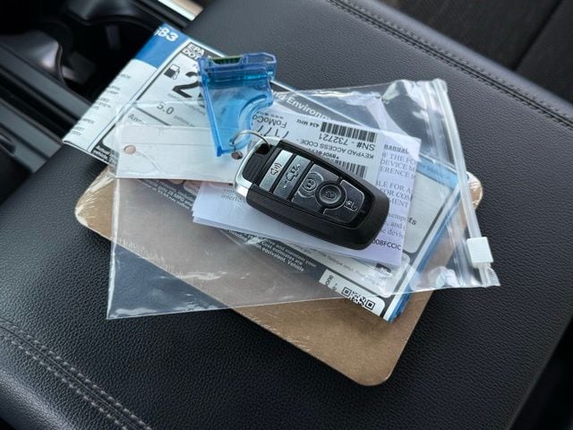 2025 Ford F-150 XLT - Photo 37