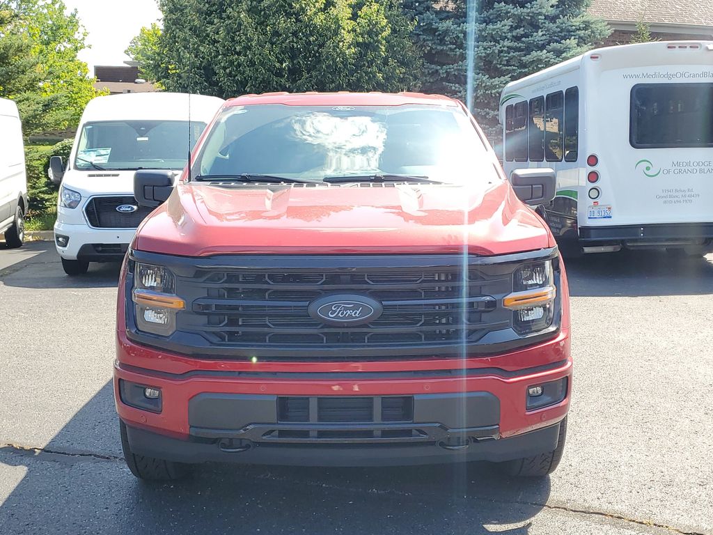 2025 Ford F-150 XLT photo 2