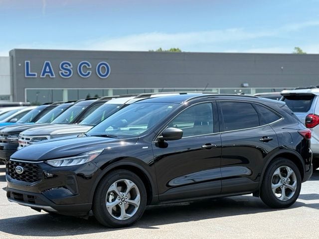 2025 Ford Escape ST-Line FWD's photo