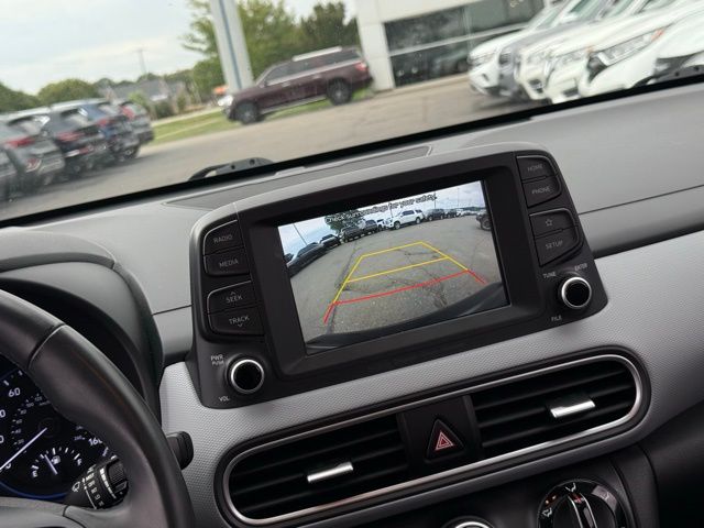 2019 Hyundai Kona SEL photo 2