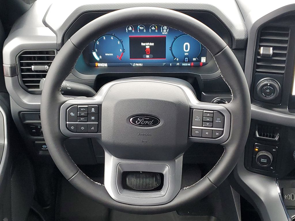 2025 Ford F-150 XLT - Photo 30