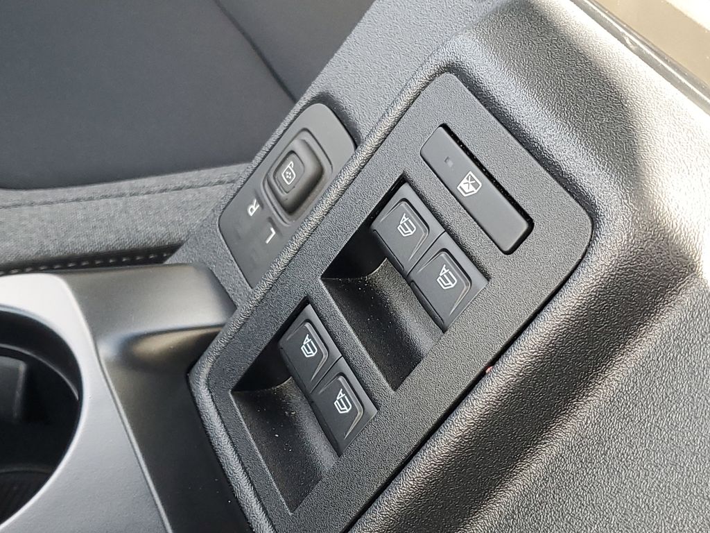 2025 Ford Bronco 4-Door Base - Photo 20
