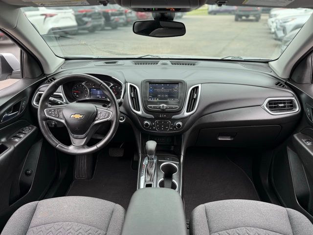 2022 Chevrolet Equinox LT photo 3