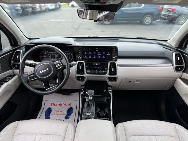 2022 Kia Sorento SX photo 2