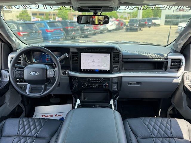 2024 Ford F-250 XLT photo 2