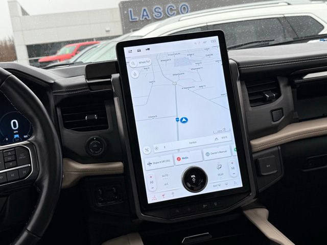 2022 Ford Expedition Platinum photo 2