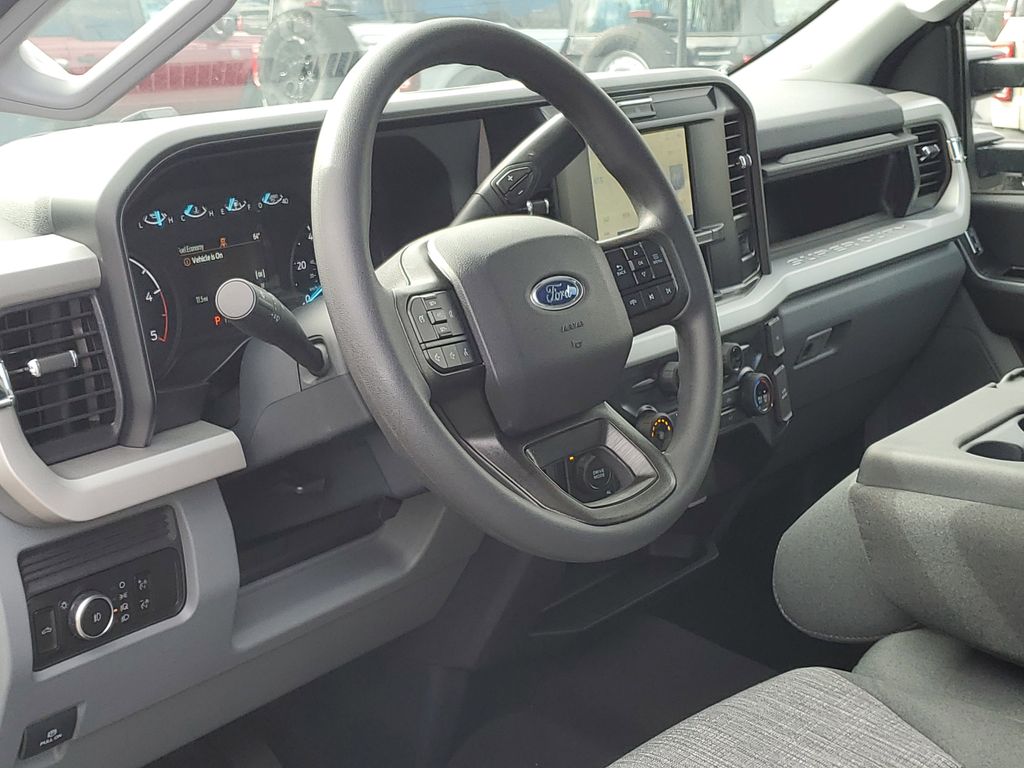 2026 Ford F-350 Super Duty XLT - Photo 9