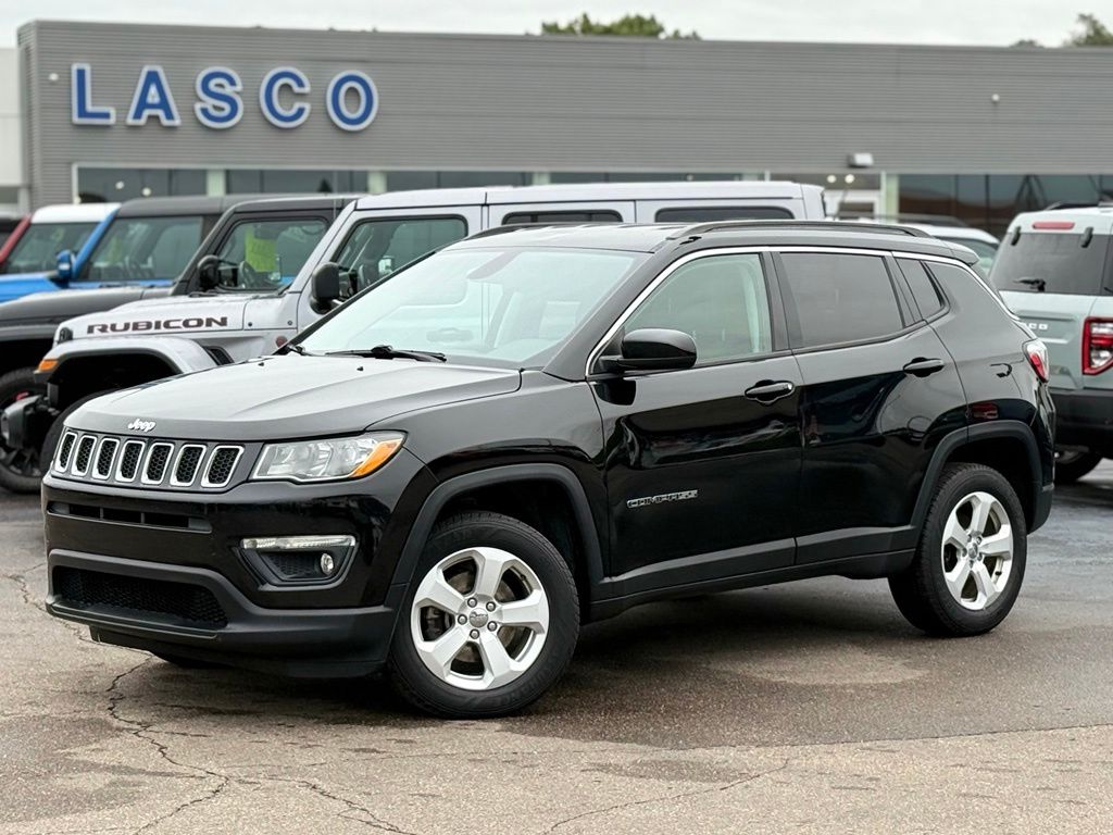 Used 2018 Jeep Compass Latitude with VIN 3C4NJDBB9JT418781 for sale in Fenton, MI