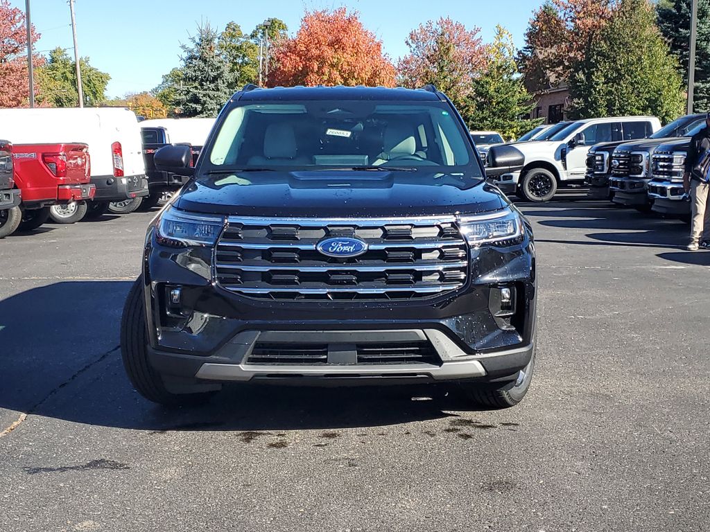 2026 Ford Explorer photo 2