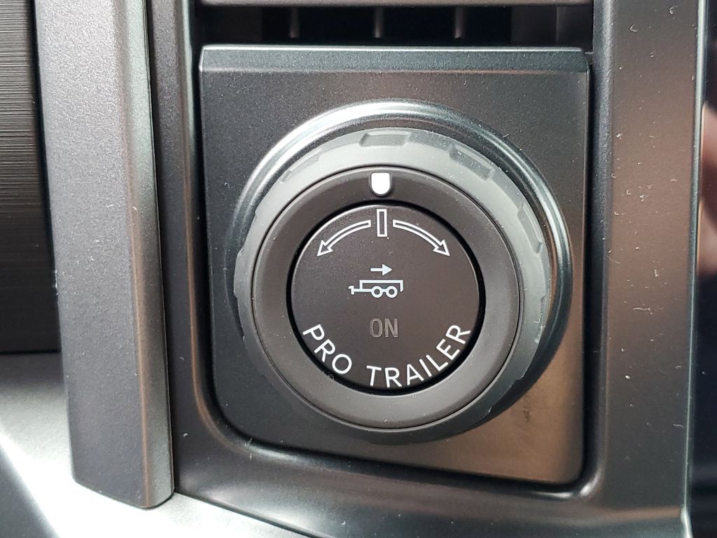 2025 Ford F-150 XLT - Photo 15