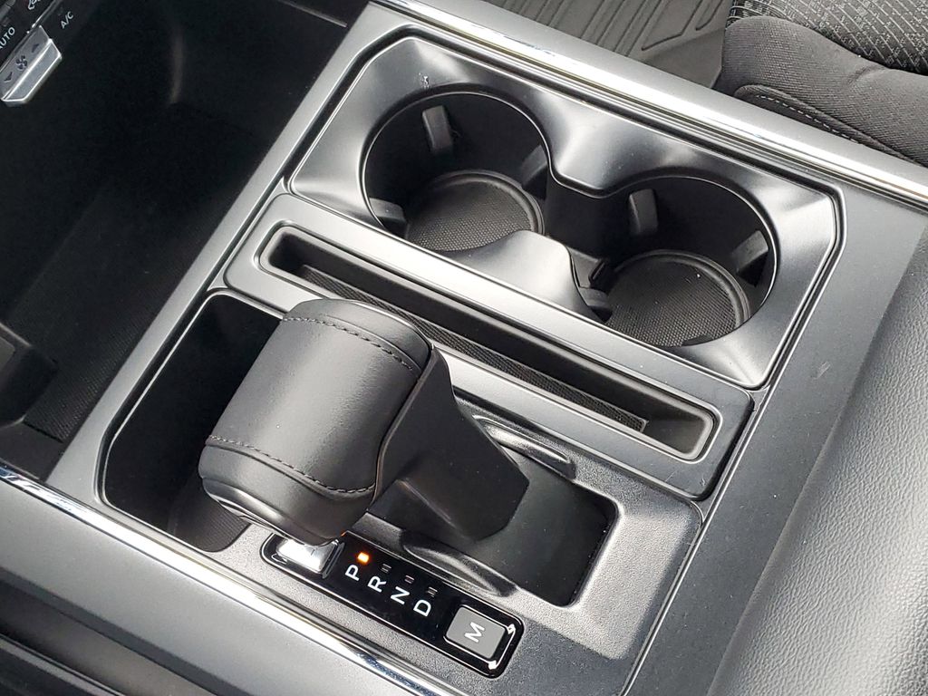 2025 Ford F-150 XLT - Photo 25