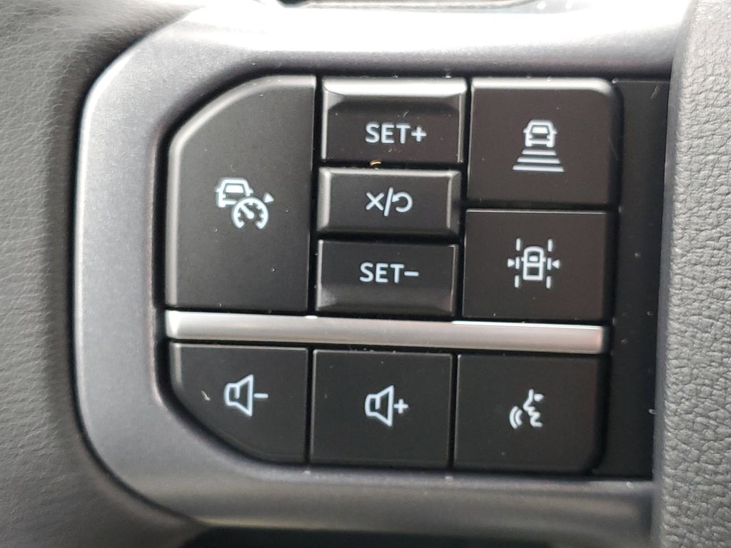 2025 Ford F-150 XLT - Photo 12