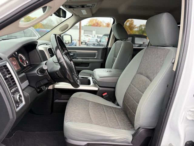 2015 Ram 1500 SLT photo 2