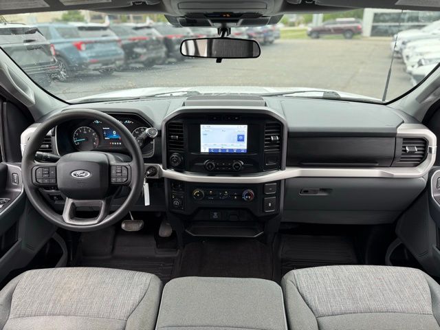 2023 Ford F-150 XLT photo 3