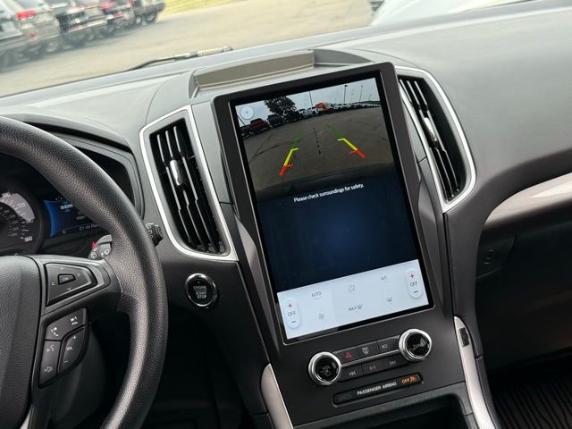 2024 Ford Edge SE photo 2