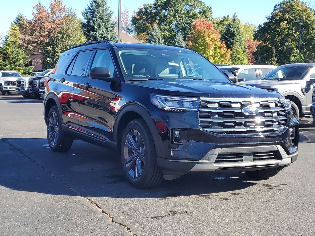 2026 Ford Explorer photo 3
