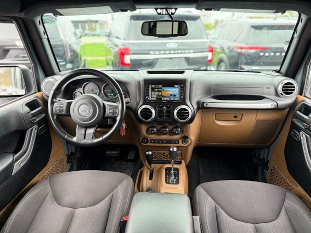 Used 2015 Jeep Wrangler Unlimited Sahara SUV