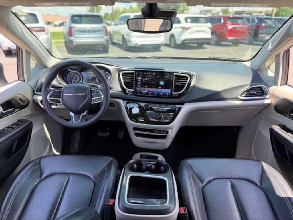 Certified 2023 Chrysler Pacifica Touring L Minivan/Van
