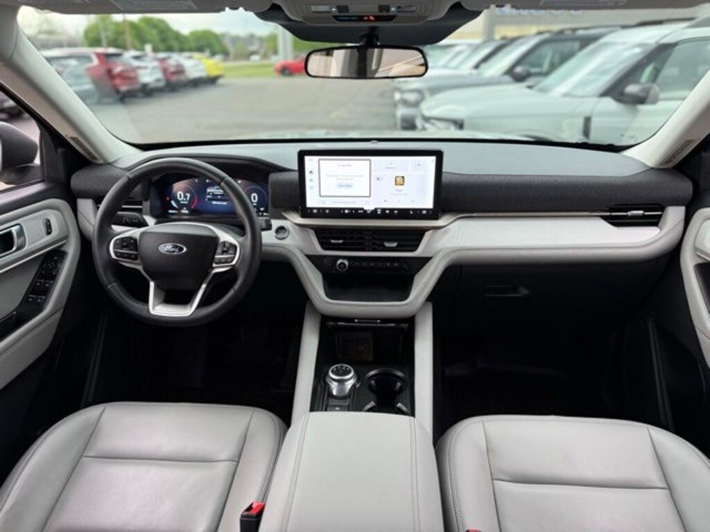 Used 2025 Ford Explorer Active SUV