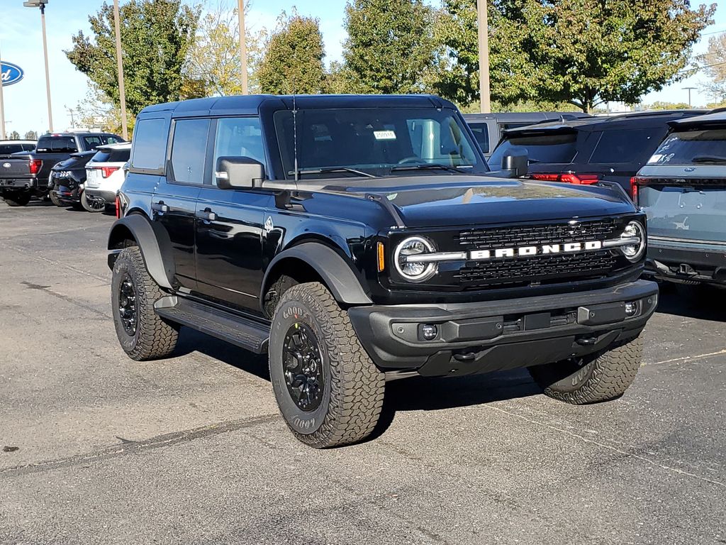 2025 Ford Bronco Outer Banks photo 3