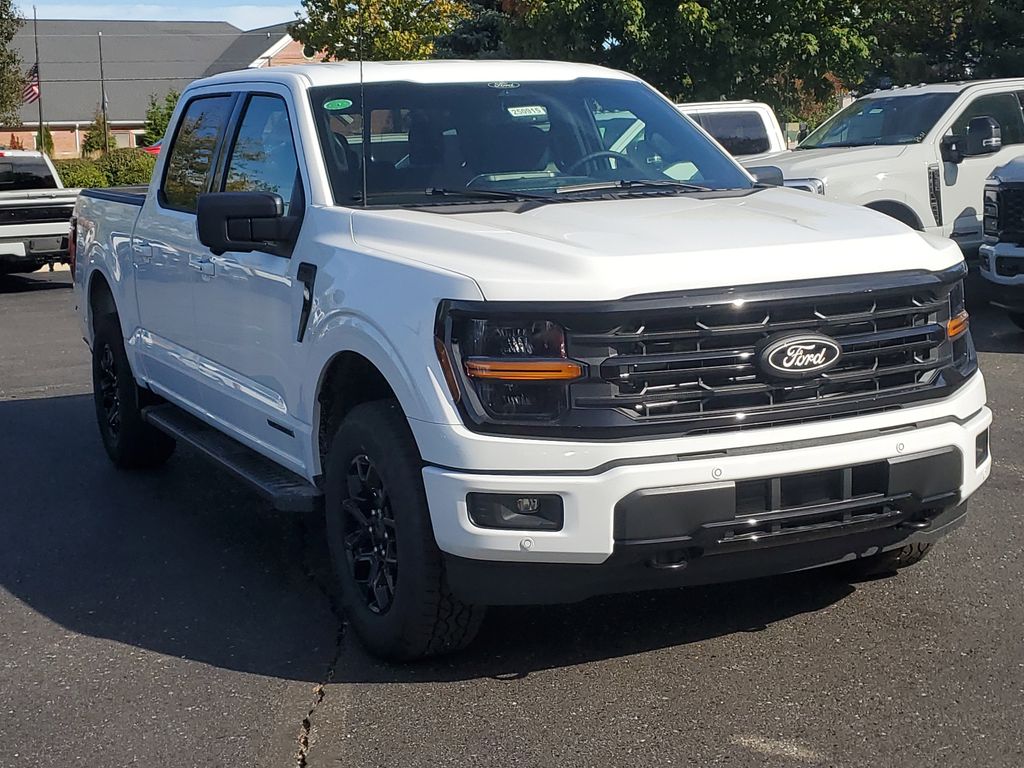 2025 Ford F-150 XLT photo 3