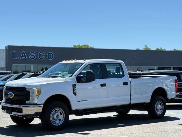 2017 Ford F-250 XL 4x4 Crew Cab 8' Box's photo