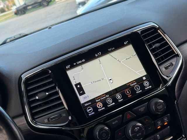 2020 Jeep Grand Cherokee Laredo Altitude photo 4