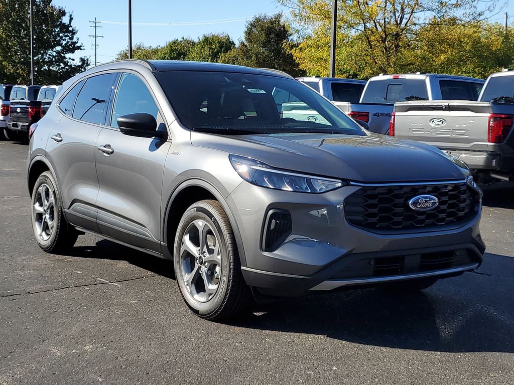 2026 Ford Escape ST-Line photo 3